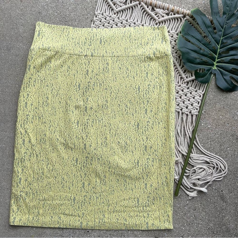 Plus Size LuLaRoe Yellow Printed Skirt Size 3XL